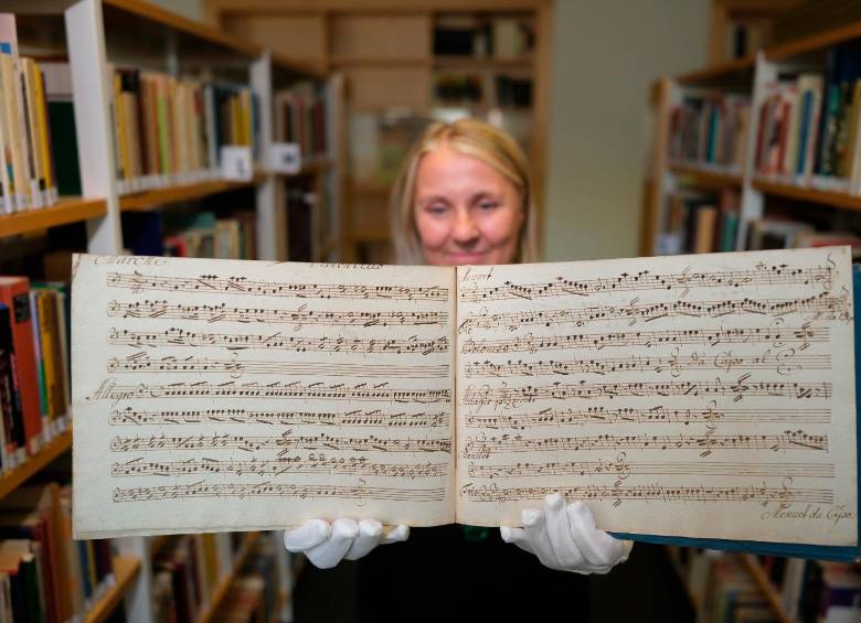 Este es el cuaderno donde está el manuscrito inédito de Mozart. FOTO: Getty