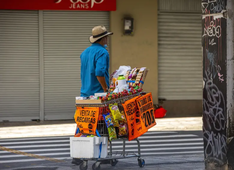 El empleo por cuenta propia sumó 457.000 personas en marzo, superando la creación de puestos de trabajo formales. FOTO EL COLOMBIANO.