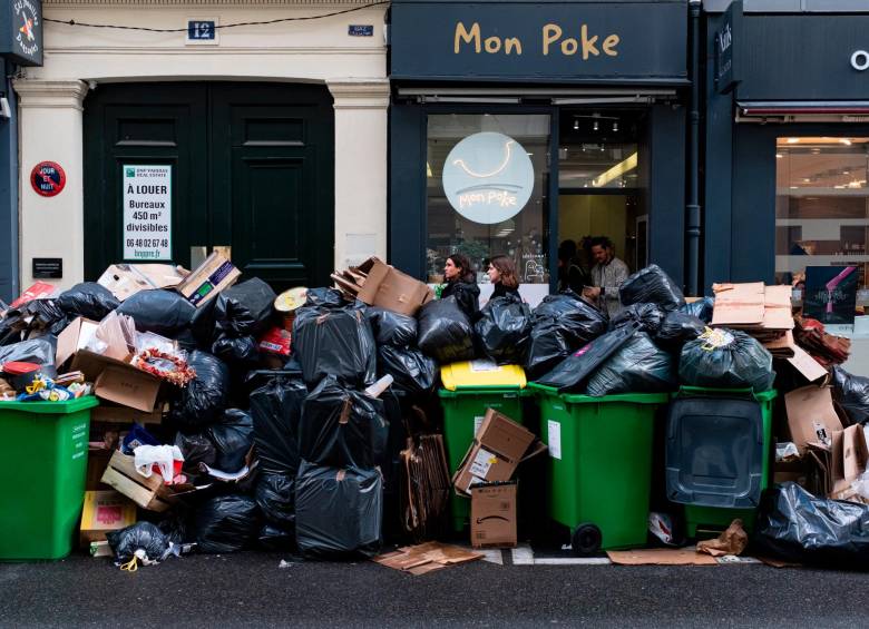 Huelga de recolectores deja acumulación de basuras. Las protestas volvieron a Francia FOTOS getty