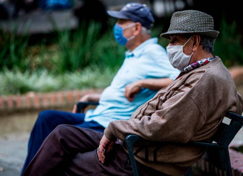 Los mayores de 80 años serán los primeros vacunados en Colombia. Foto Julio César Herrera