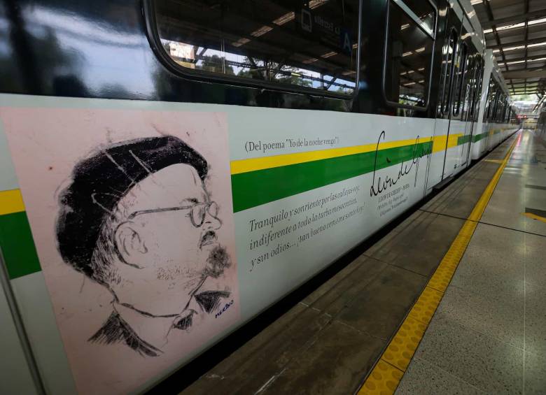 Así luce uno de los vagones del Metro de Medellín que tienen un diseño conmemorativo en honor a León de Greiff. FOTO: Manuel Saldarriaga.
