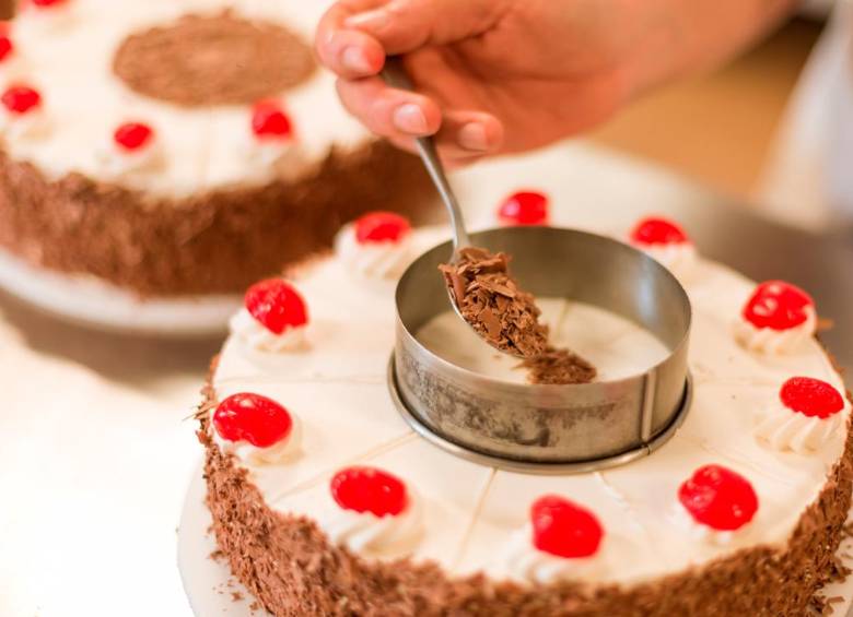La torta Selva Negra es una de las preferidas de los clientes. Foto: CORTESÍA El Astor