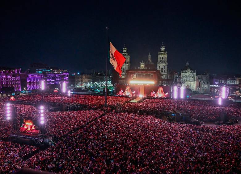 Así lució el Zócalo de México este domingo con el concierto multitudinario de Shakira. FOTO Getty