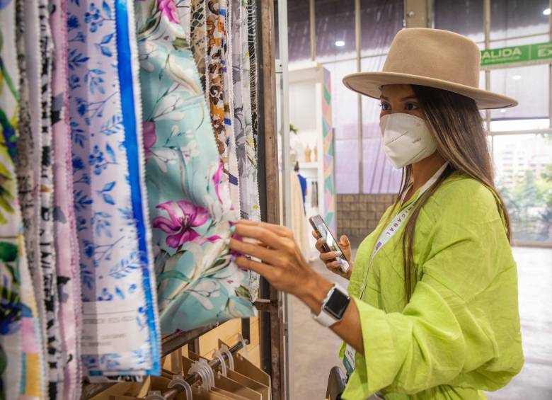 Una apuestas de este nuevo centro es la reinvención del uso de textiles, por ejemplo, para aplicaciones médicas. FOTO carlos velásquez
