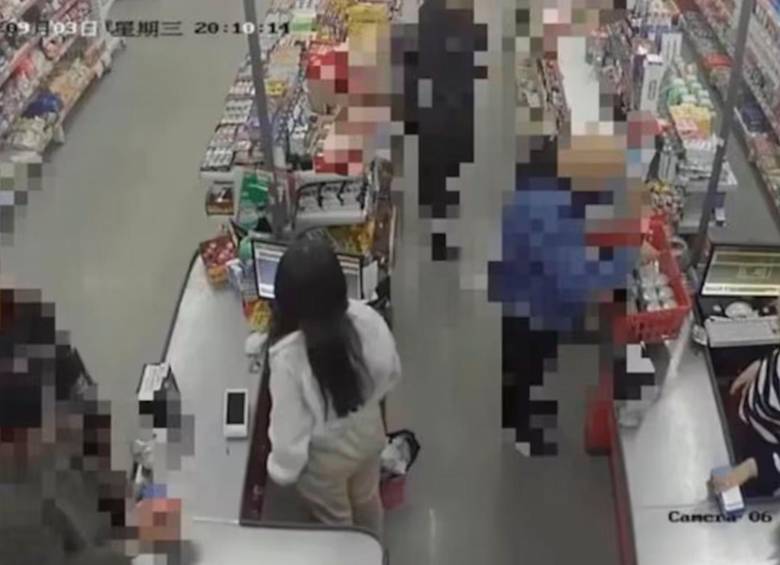 los hechos ocurrieron en este pequeño supermercado en la ciudad de La Plata, provincia de Buenos Aires, Argentina. FOTO: Captura de video