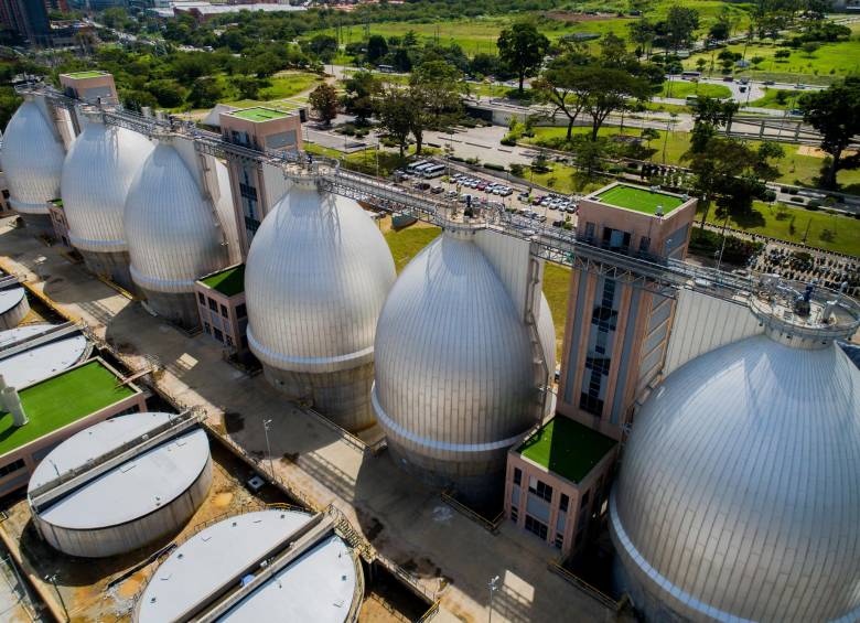 La planta, ubicada en Bello, contribuirá al mejoramiento de las aguas residuales de Medellín y el Norte. Foto Juan David Úsuga.