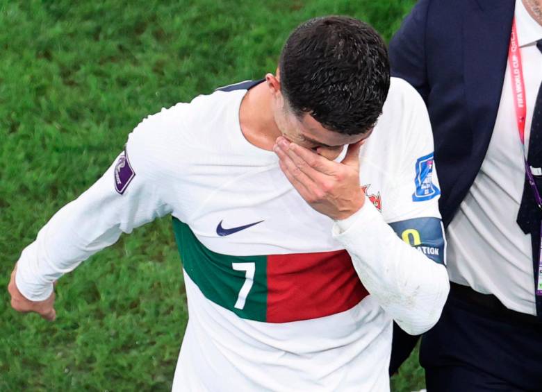 Cristiano abandonó el campo de juego llorando luego de que su selección cayó eliminada ante Marruecos. FOTO: EFE