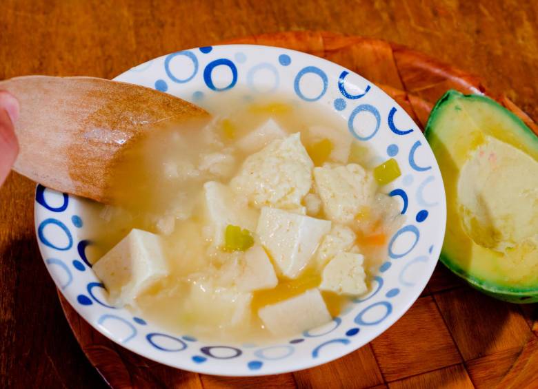 Mote de queso que destaca por su combinación de ñame, suero costeño, ajo, cebolla y el tradicional queso costeño. FOTO: GETTY