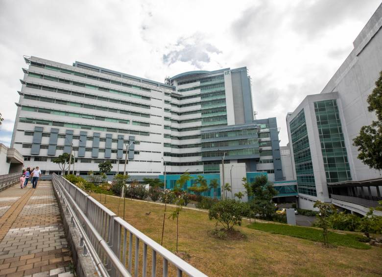 La persona baleada en medio del caso de hurto falleció en el Hospital Pablo Tobón Uribe, donde fue trasladado por las autoridades. FOTO: CAMILO SUÁREZ