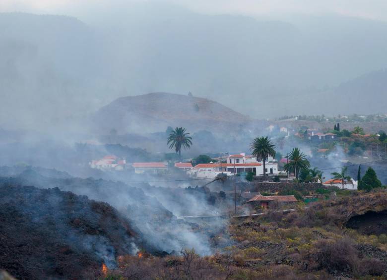  5.000 habitantes fueron evacuados y más de 350 inmuebles quedaron destruidos. Foto: Agencia EFE