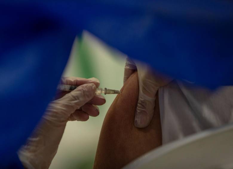La tercera dosis de Pfizer se tendría que aplicar dentro de los 12 meses después de haber sido completamente vacunado. FOTO CARLOS VELÁSQUEZ