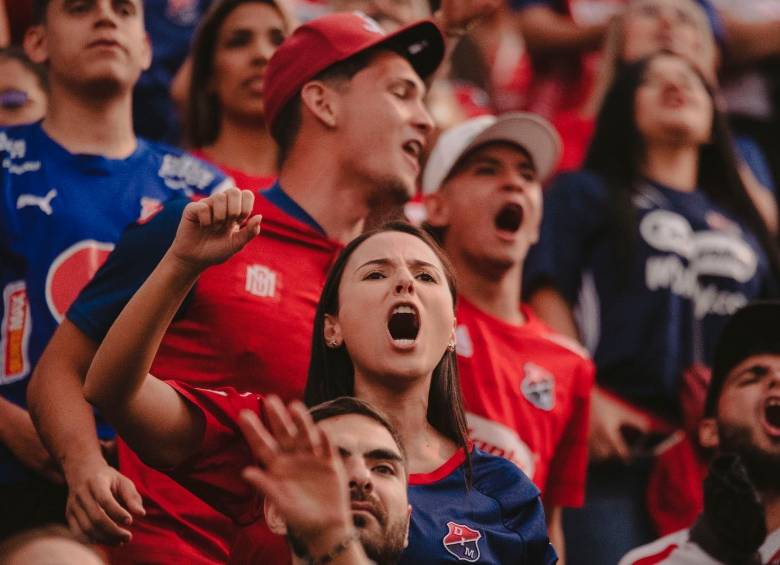 Los abonados de la tribuna sur tendrían que ser reubicados. FOTO: @DIM_Oficial