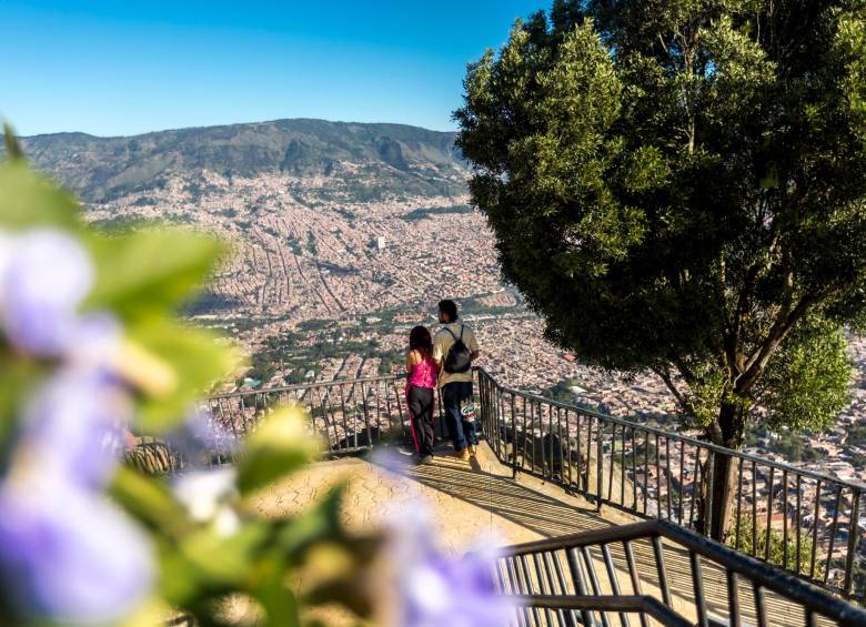 Desde los cerros se contemplar la ciudad y disfrutar de la naturaleza. Foto: Julio César Herrera. 
