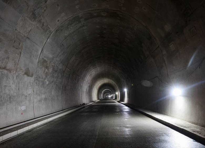 La nueva Vía al Mar, que comprende los tramos 1 y 2 del Toyo, tiene 18 túneles, 30 puentes y 17,7 km de vías a cielo abierto entre Santa Fe de Antioquia y Cañasgordas. FOTO MANUEL SALDARRIAGA