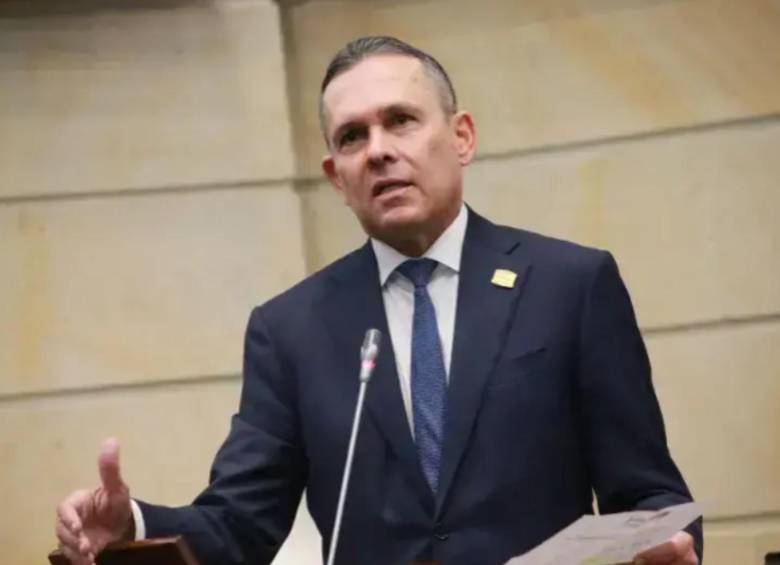 Efraín Cepeda, expresidente del Senado, oficializó su aspiración a la presidencia para 2026 en septiembre. Foto: Senado. 