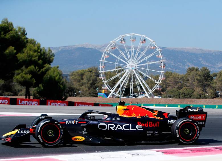 El neerlandés Max Verstappen (Red Bull) logró su séptima victoria del año y se consolida como líder de la clasificación Mundial de la F1. FOTO EFE 
