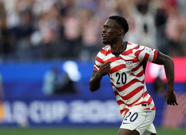 Folarin Balogun pudo jugar los octavos de final pese a que en el partido anterior (16avos de final) fue expulsado con roja directa. Foto: Xinhua