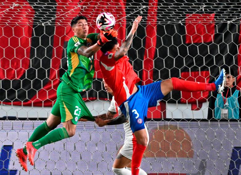 El arquero Brayan Cortés fue el titular del seleccionado chileno en el juego que se disputó en Lima. FOTO: TOMADA DEL X DE @Conmebol