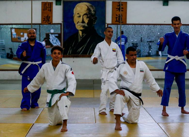La Selección Antioquia de judo de personas con discapacidad visual. De izquierda a derecha Marlon Gómez, Daniel Macías, Mateo Vélez, Mauricio Macías y Santiago García. FOTO julio c. herrera