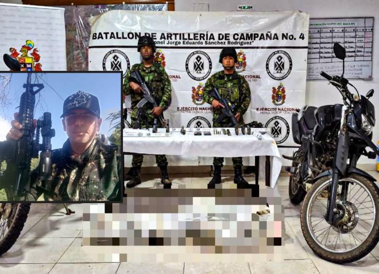 Adelante alias Cinco. Atrás, el cuerpo abatido junto a las armas y motocicletas incautadas. FOTO: imagen tomada de redes