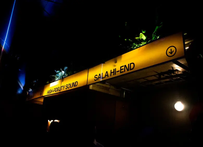 El espacio cuenta con un bar hi-fi, concepto en el que la calidad sonora es la protagonista. FOTO Cortesía Babel