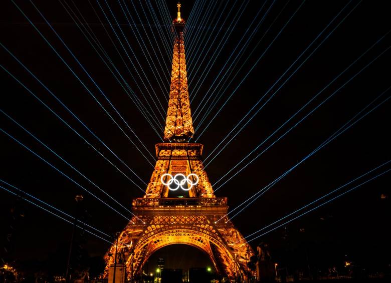 Durante los ensayos de la ceremonia de inauguración se realizaron espectáculos de luces en la Torre Eiffel. París organiza por tercera vez los Juegos Olímpicos, la segunda hace 100 años exactamente.FOTO GETTY 