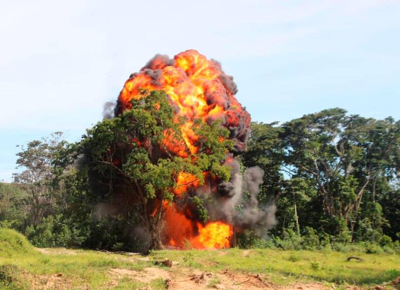 El gobierno ha defendido que no lo que se acordaron fueron mayores garantías para que los mineros demuestren la legalidad de la maquinaria, más no hubo acuerdo para no incautarla o destruirla. FOTO: CORTESÍA