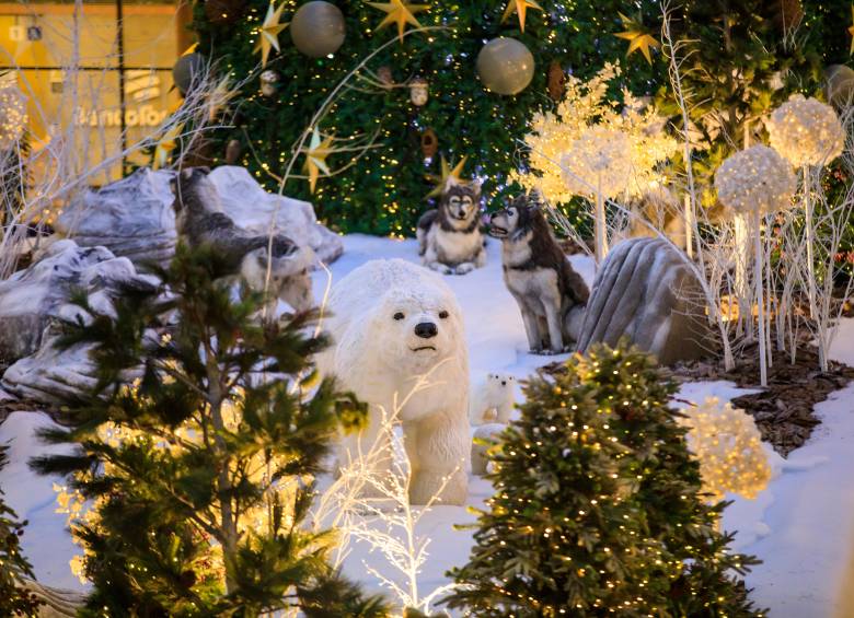 El Tesoro, Parque Comercial. Los centros comerciales de la ciudad y el Valle de Aburrá también se han convertido en protagonistas de la celebración, al ofrecer espacios llenos de luz, color y actividades para todas las edades. Foto: Camilo Suárez Echeverry