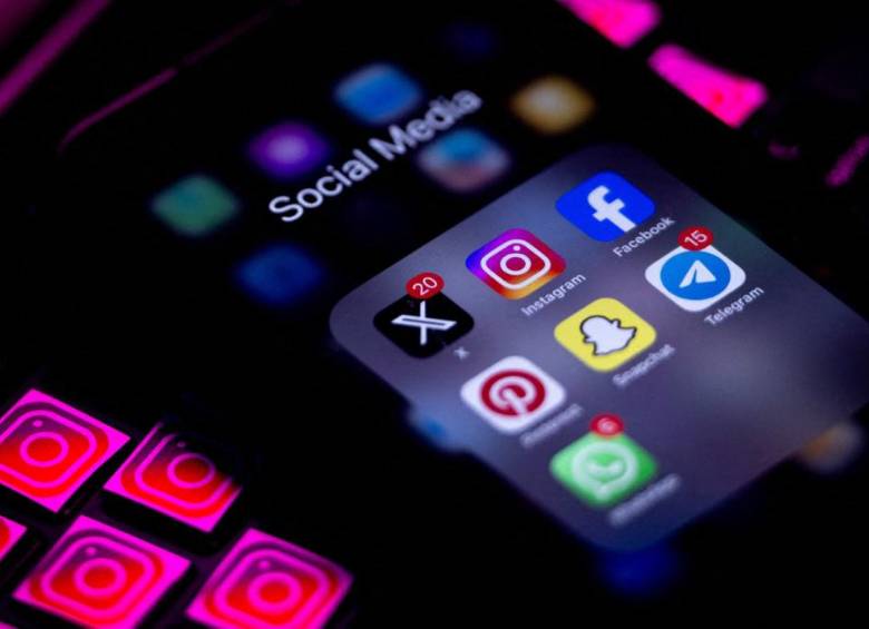 La app de mensajería fundada por Pável Dúrov es una de las más usadas en Rusia, pero ahora opera con limitaciones técnicas tras las medidas impuestas por el regulador de comunicaciones. FOTO: AFP.