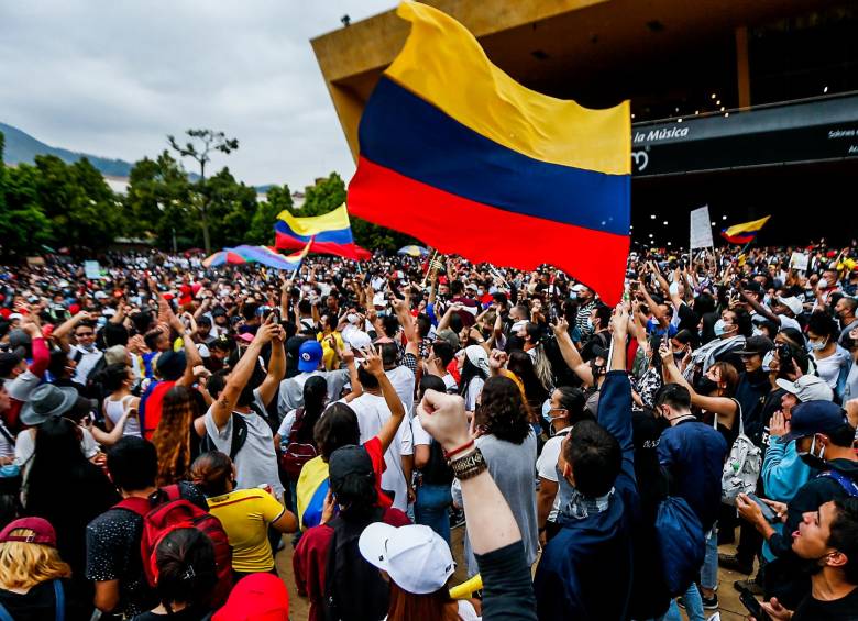 Manifestaciones en el Parque de los Deseos de Medellín en 2021. FOTO JULIO CÉSAR HERRERA.