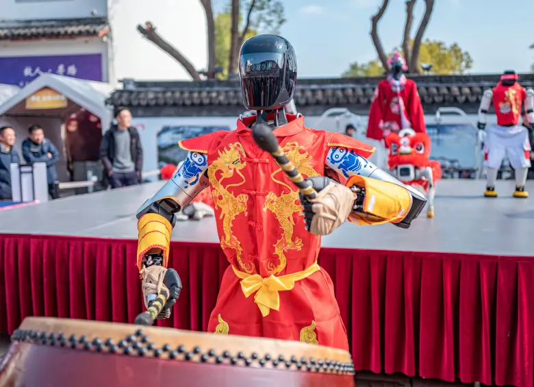 Los robots se roban el show en la celebración del Año Nuevo Chino