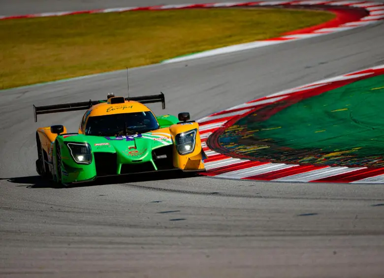 Cubides pilotando el Toyota LIGIER - JS P325. FOTO: CORTESÍA