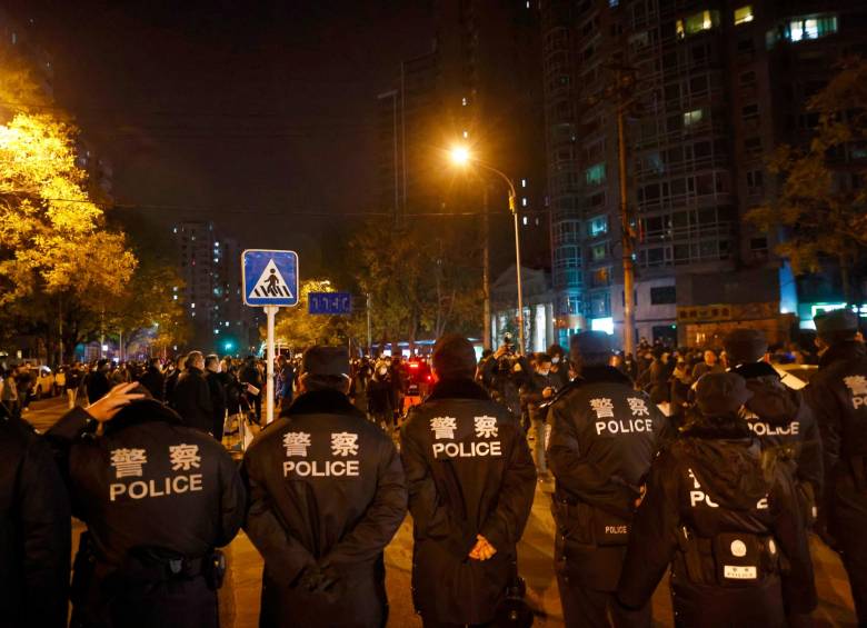 Protestas en China de este domingo 27 de noviembre contra la política cero covid. FOTO: EFE