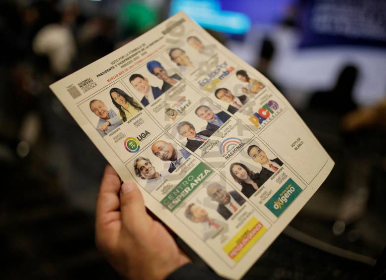 Un grupo de académicos y exfuncionarios públicos pidió trazar un acuerdo sobre lo fundamental en el marco de las elecciones 2022 para evitar la polarización en Colombia. FOTO: Colprensa