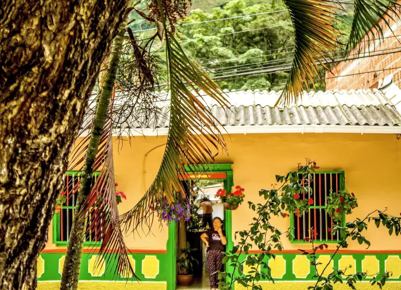 Casas camino a los Chorros de Tapartó. Foto: Cristina Rodríguez.