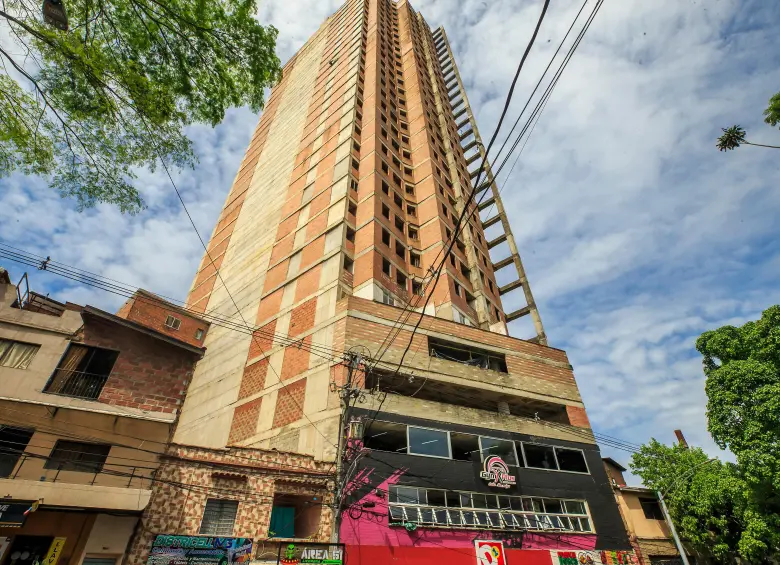 La ‘epidemia’ de los edificios fantasma que sufre Medellín