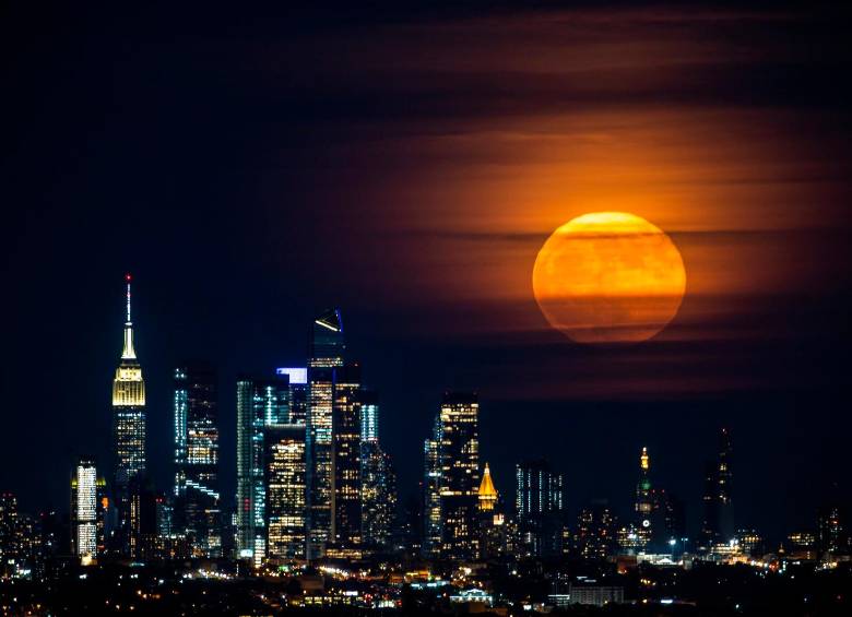 La Luna de fresa debe su nombre a antiguas tradiciones indígenas que marcaban con ella el inicio de la cosecha de fresas en el hemisferio norte. FOTO Getty 