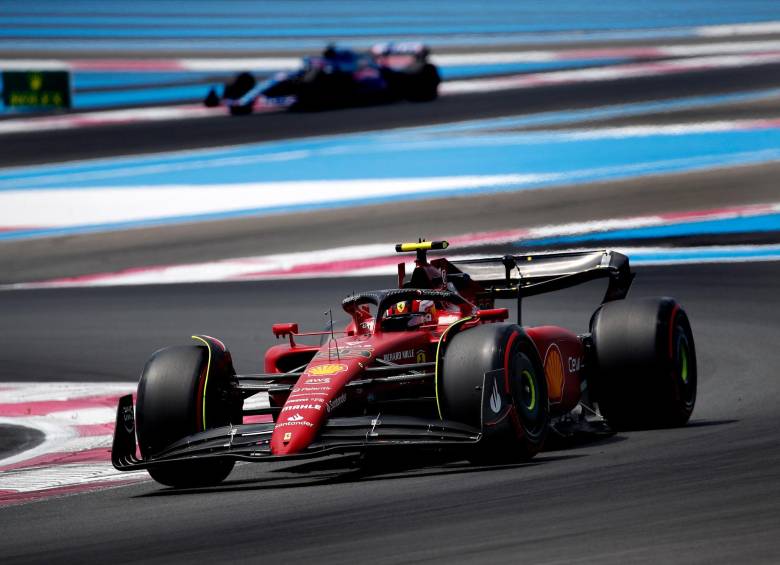 Carlos Sainz perdió la opción de podio por una decisión de su equipo, Ferrari. FOTO: EFE