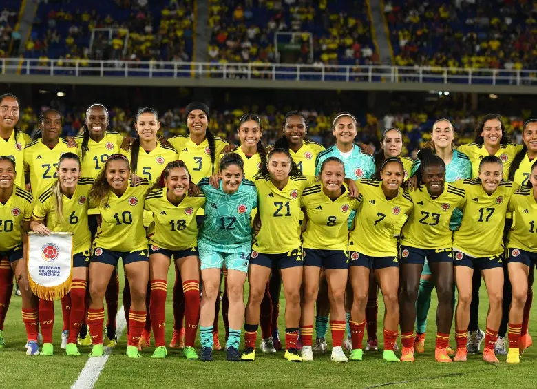 Selección Colombia femenina ya entrena en Medellín con quince de sus convocadas para el duelo ante Perú 