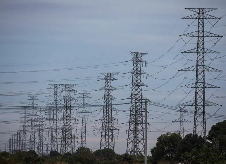 Según cifras de XM para transportar la energía de los proyectos de generación, el país cuenta con 29.560 kilómetros de líneas eléctricas. FOTO Getty