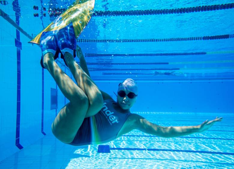 Sarai Ortiz se destacó en el Complejo Acuático César Zapata. La prueba que más le gusta son los 800 metros, en los que ganó medalla de oro en los Juegos Departamentales. FOTO CARLOS VELÁSQUEZ