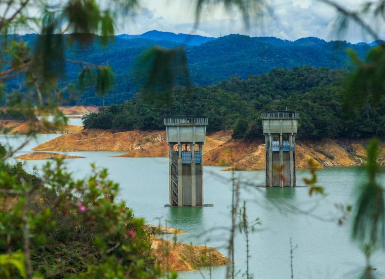 En Antioquia, los niveles están en el 52,98%. En la foto, el embalse de Guatapé. FOTO CAMILO SUÁREZ