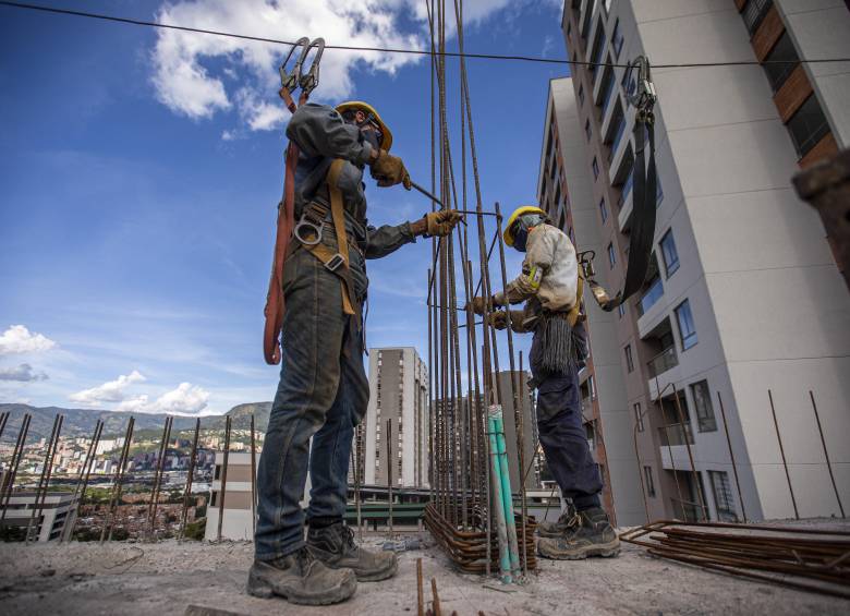 La industria siderúrgica avanza en un ambicioso plan, superior a $1,2 billones, pero un entorno adverso como el actual amenaza el retorno de esas inversiones. FOTO EL COLOMBIANO