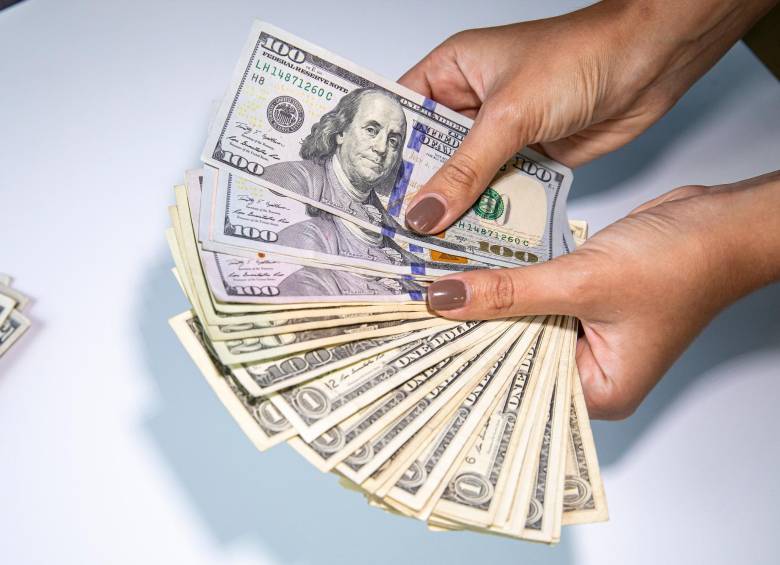 Las remesas en Colombia se acercan a la cifra récord que esperan los analistas de US$10.000 millones al cierre de 2023. FOTO CARLOS VELÁSQUEZ