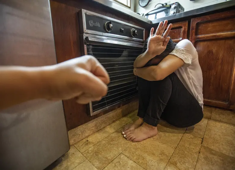 Descripción: Imagen dramatizada para ilustrar el maltrato intrafamiliar. Fecha de evento: 17/04/2020. Foto: Carlos Alberto Velásquez Piedrahita