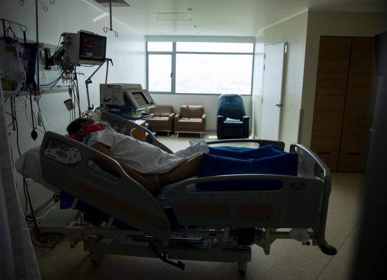 Más del 70% de los pacientes en UCI están por patologías diferentes al covid. FOTO: ESTEBAN VANEGAS