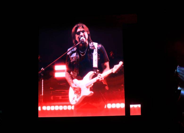 Juanes está celebrando este sábado 9 de agosto su cumpleaños 53 cantando en vivo, en su casa, en la Feria de las Flores. FOTO Esneyder Gutiérrez