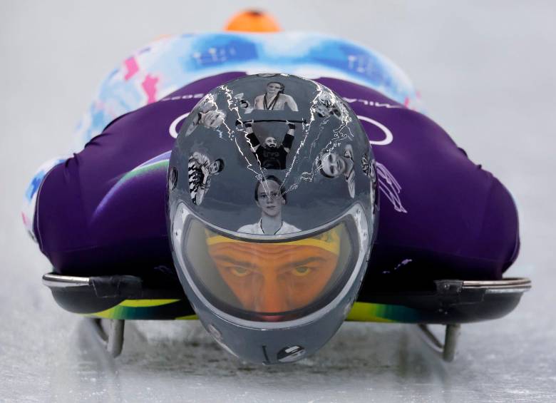 Vladislav Heraskevich utilizó el casco honorífico en las jornadas de entrenamiento del skeleton. Para la competencia le propusieron que usara un brazalete negro, pero se negó a hacerlo. FOTO: GETTY