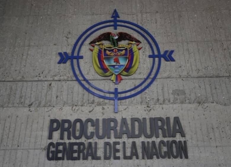 La Procuraduría indaga por qué se subcontrató la generación de los documentos. Foto: Colprensa