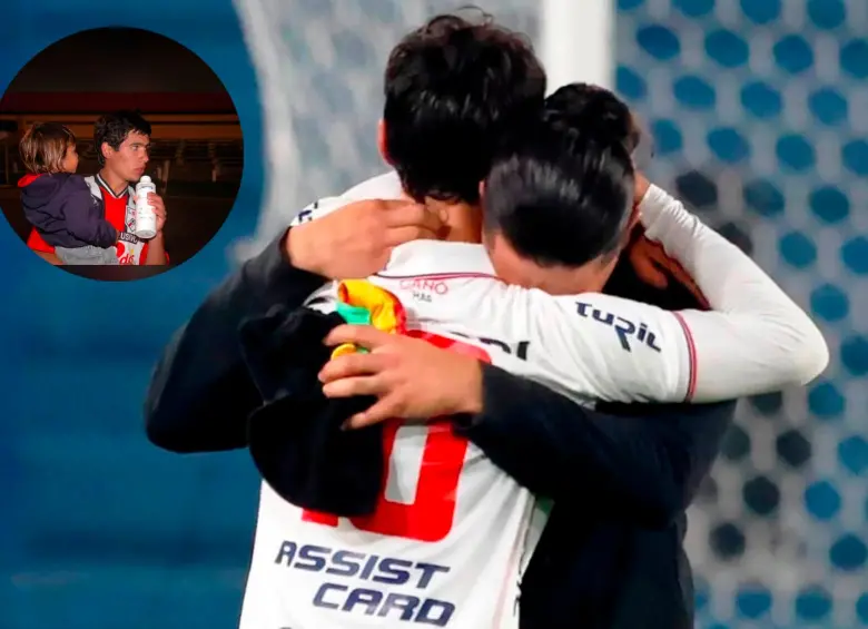 Jonathan y Agustín dos Santos en un abrazo para el recuerdo. FOTO: Instagram dossantoss10_